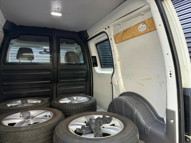 volkswagen-caddy-diesel-2019-big-27