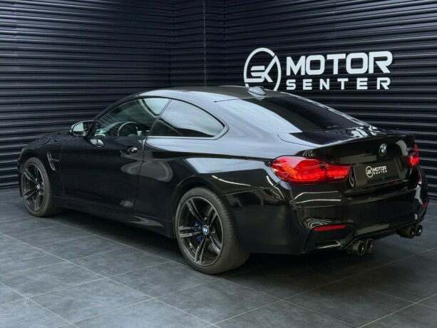 bmw-m4-bensin-2017-big-1