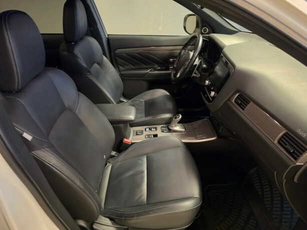 mitsubishi-outlander-elektrisitetbensin-2020-big-15