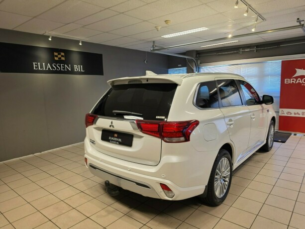 mitsubishi-outlander-elektrisitetbensin-2020-big-5