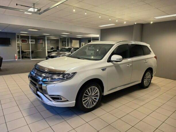 mitsubishi-outlander-elektrisitetbensin-2020-big-7