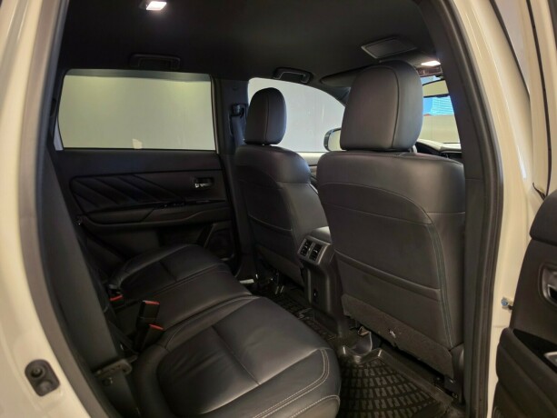 mitsubishi-outlander-elektrisitetbensin-2020-big-18