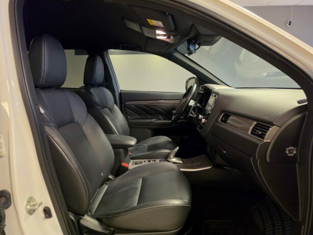 mitsubishi-outlander-elektrisitetbensin-2020-big-11