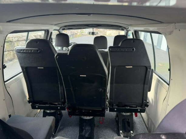 toyota-hiace-diesel-2011-big-18