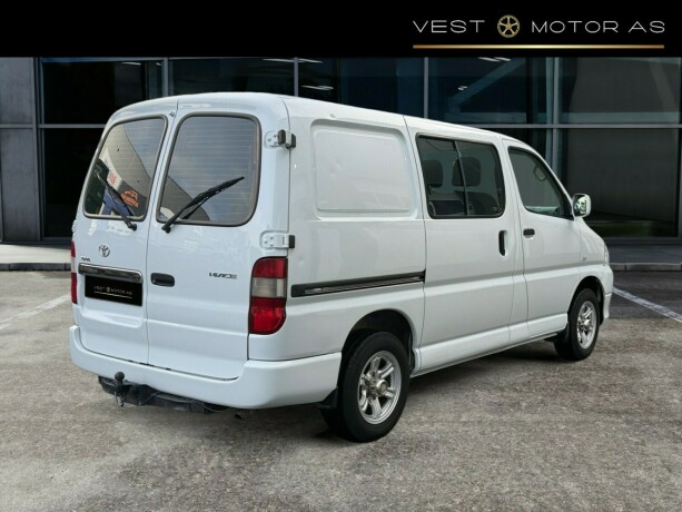 toyota-hiace-diesel-2011-big-6