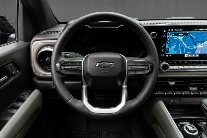 chevrolet-colorado-bensin-2025-big-21