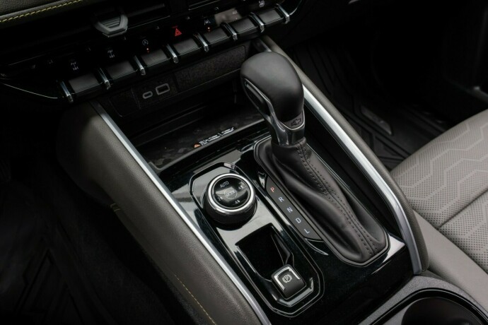 chevrolet-colorado-bensin-2025-big-30