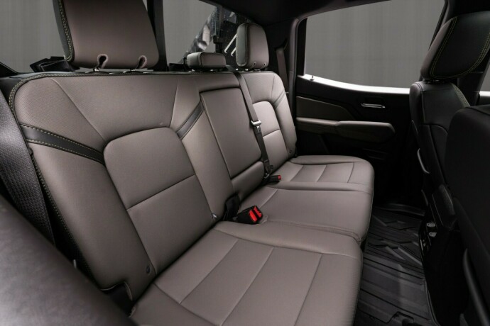 chevrolet-colorado-bensin-2025-big-47