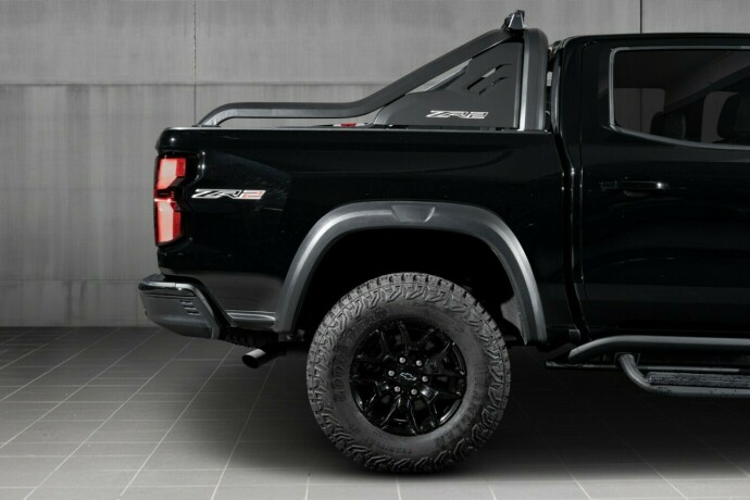 chevrolet-colorado-bensin-2025-big-16