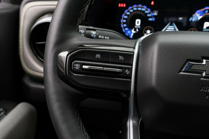 chevrolet-colorado-bensin-2025-big-22