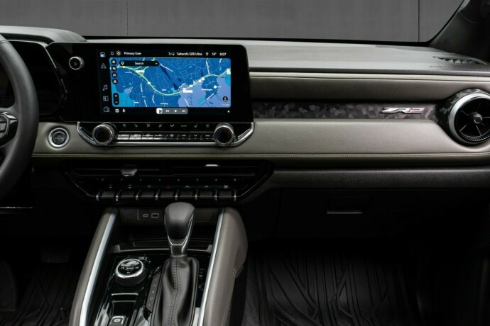 chevrolet-colorado-bensin-2025-big-28