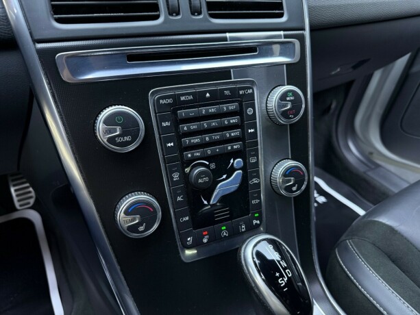 volvo-xc-60-diesel-2016-big-21