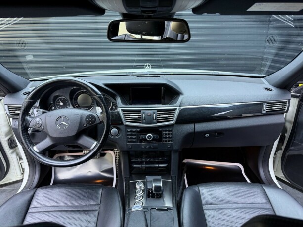 mercedes-benz-e63-bensin-2010-big-8