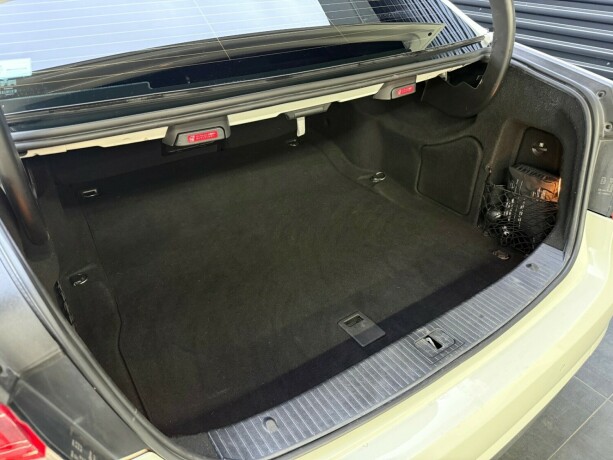 mercedes-benz-e63-bensin-2010-big-28