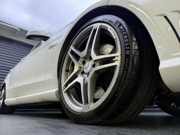 mercedes-benz-e63-bensin-2010-big-7