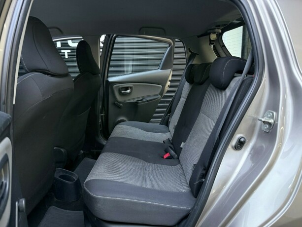 toyota-yaris-elektrisitetbensin-2015-big-26