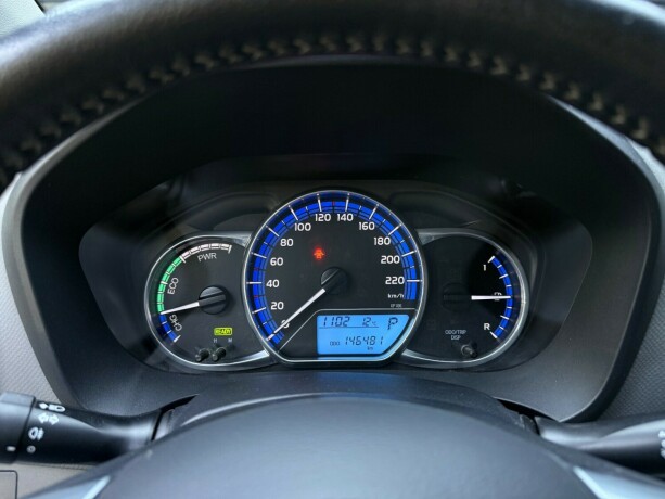 toyota-yaris-elektrisitetbensin-2015-big-14