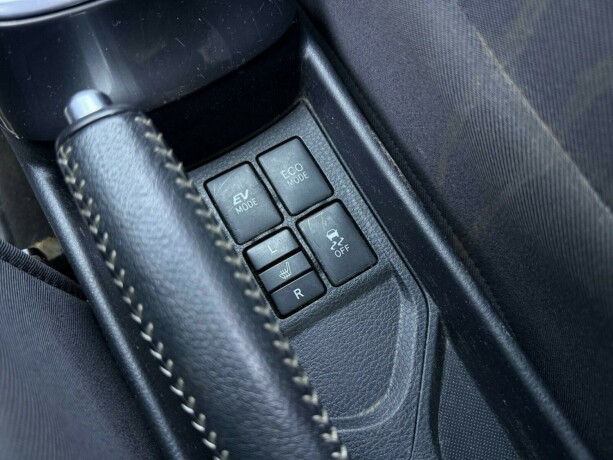 toyota-yaris-elektrisitetbensin-2015-big-23