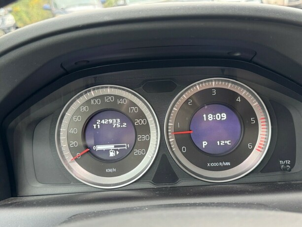 volvo-xc-60-diesel-2012-big-14