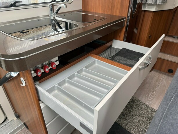 hobby-t65ge-uten-senkeseng-2-enkle-senger-b-f248rerkort-lavt-sykkelstativ-truma-kombi-stort-kj248leskap-diesel-2019-big-39