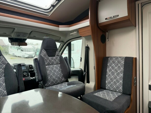 hobby-t65ge-uten-senkeseng-2-enkle-senger-b-f248rerkort-lavt-sykkelstativ-truma-kombi-stort-kj248leskap-diesel-2019-big-19