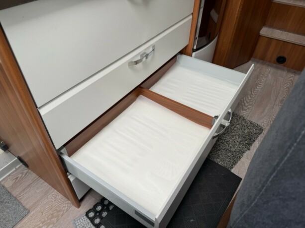 hobby-t65ge-uten-senkeseng-2-enkle-senger-b-f248rerkort-lavt-sykkelstativ-truma-kombi-stort-kj248leskap-diesel-2019-big-37