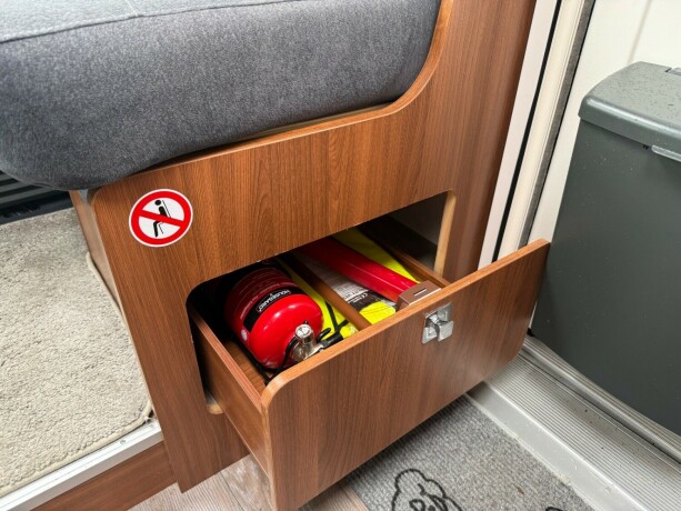 hobby-t65ge-uten-senkeseng-2-enkle-senger-b-f248rerkort-lavt-sykkelstativ-truma-kombi-stort-kj248leskap-diesel-2019-big-31