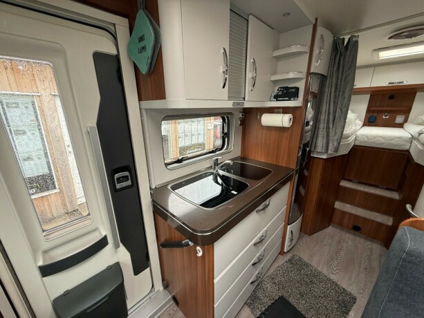 hobby-t65ge-uten-senkeseng-2-enkle-senger-b-f248rerkort-lavt-sykkelstativ-truma-kombi-stort-kj248leskap-diesel-2019-big-33