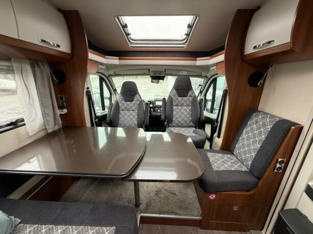 hobby-t65ge-uten-senkeseng-2-enkle-senger-b-f248rerkort-lavt-sykkelstativ-truma-kombi-stort-kj248leskap-diesel-2019-big-32
