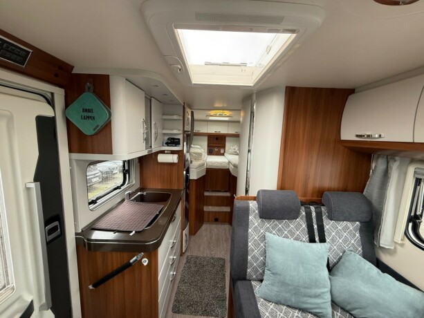 hobby-t65ge-uten-senkeseng-2-enkle-senger-b-f248rerkort-lavt-sykkelstativ-truma-kombi-stort-kj248leskap-diesel-2019-big-76