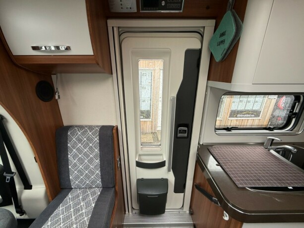 hobby-t65ge-uten-senkeseng-2-enkle-senger-b-f248rerkort-lavt-sykkelstativ-truma-kombi-stort-kj248leskap-diesel-2019-big-29