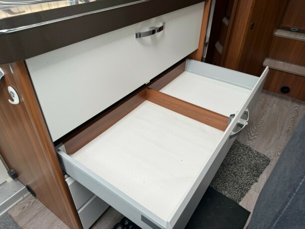 hobby-t65ge-uten-senkeseng-2-enkle-senger-b-f248rerkort-lavt-sykkelstativ-truma-kombi-stort-kj248leskap-diesel-2019-big-38