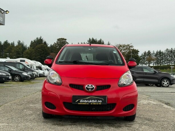 toyota-aygo-bensin-2011-big-8