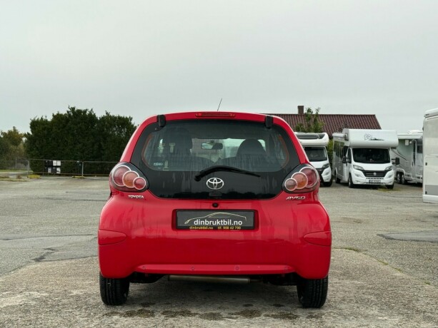 toyota-aygo-bensin-2011-big-5