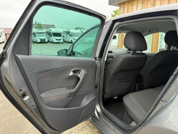 volkswagen-polo-diesel-2010-big-23