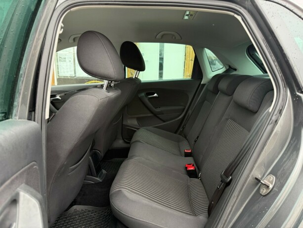volkswagen-polo-diesel-2010-big-24