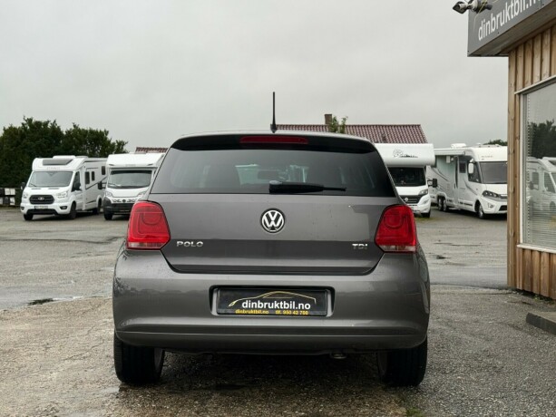 volkswagen-polo-diesel-2010-big-5