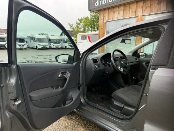 volkswagen-polo-diesel-2010-big-9