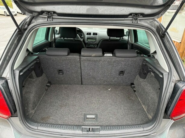 volkswagen-polo-diesel-2010-big-20