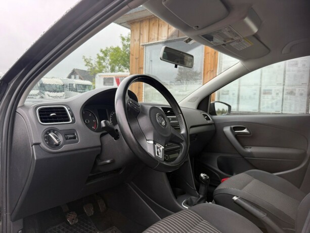 volkswagen-polo-diesel-2010-big-11