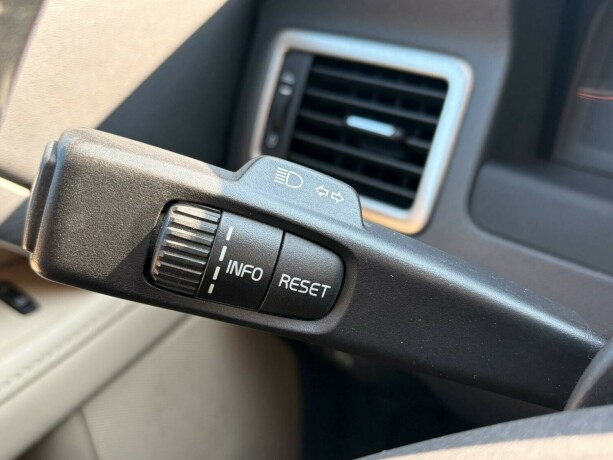 volvo-v70-diesel-2010-big-16