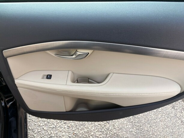volvo-v70-diesel-2010-big-31