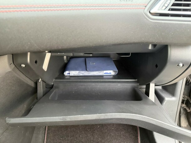 peugeot-308-diesel-2015-big-17