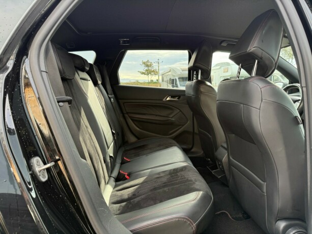 peugeot-308-diesel-2015-big-28