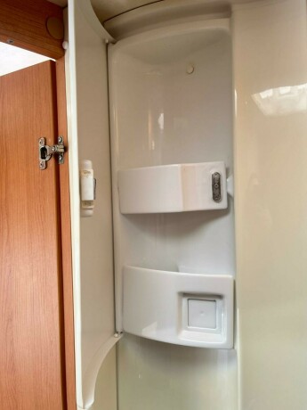knaus-royale-580-uk-gulvvarme-truma-varme-k248yeseng-sittegruppe-seng-lav-seng-nytt-fortelt-2010-big-38