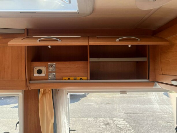 knaus-royale-580-uk-gulvvarme-truma-varme-k248yeseng-sittegruppe-seng-lav-seng-nytt-fortelt-2010-big-13