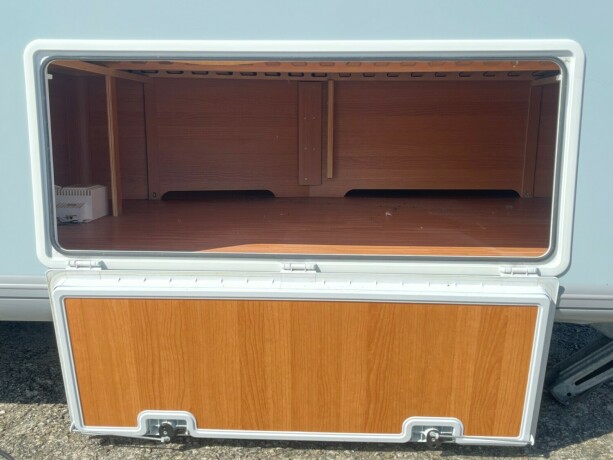 knaus-royale-580-uk-gulvvarme-truma-varme-k248yeseng-sittegruppe-seng-lav-seng-nytt-fortelt-2010-big-11