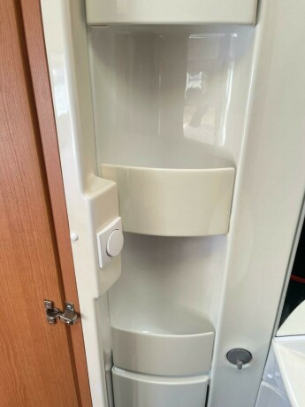 knaus-royale-580-uk-gulvvarme-truma-varme-k248yeseng-sittegruppe-seng-lav-seng-nytt-fortelt-2010-big-39