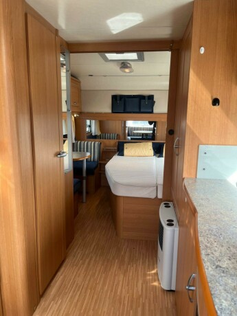 knaus-royale-580-uk-gulvvarme-truma-varme-k248yeseng-sittegruppe-seng-lav-seng-nytt-fortelt-2010-big-49