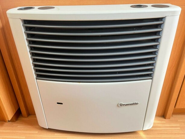 knaus-royale-580-uk-gulvvarme-truma-varme-k248yeseng-sittegruppe-seng-lav-seng-nytt-fortelt-2010-big-33